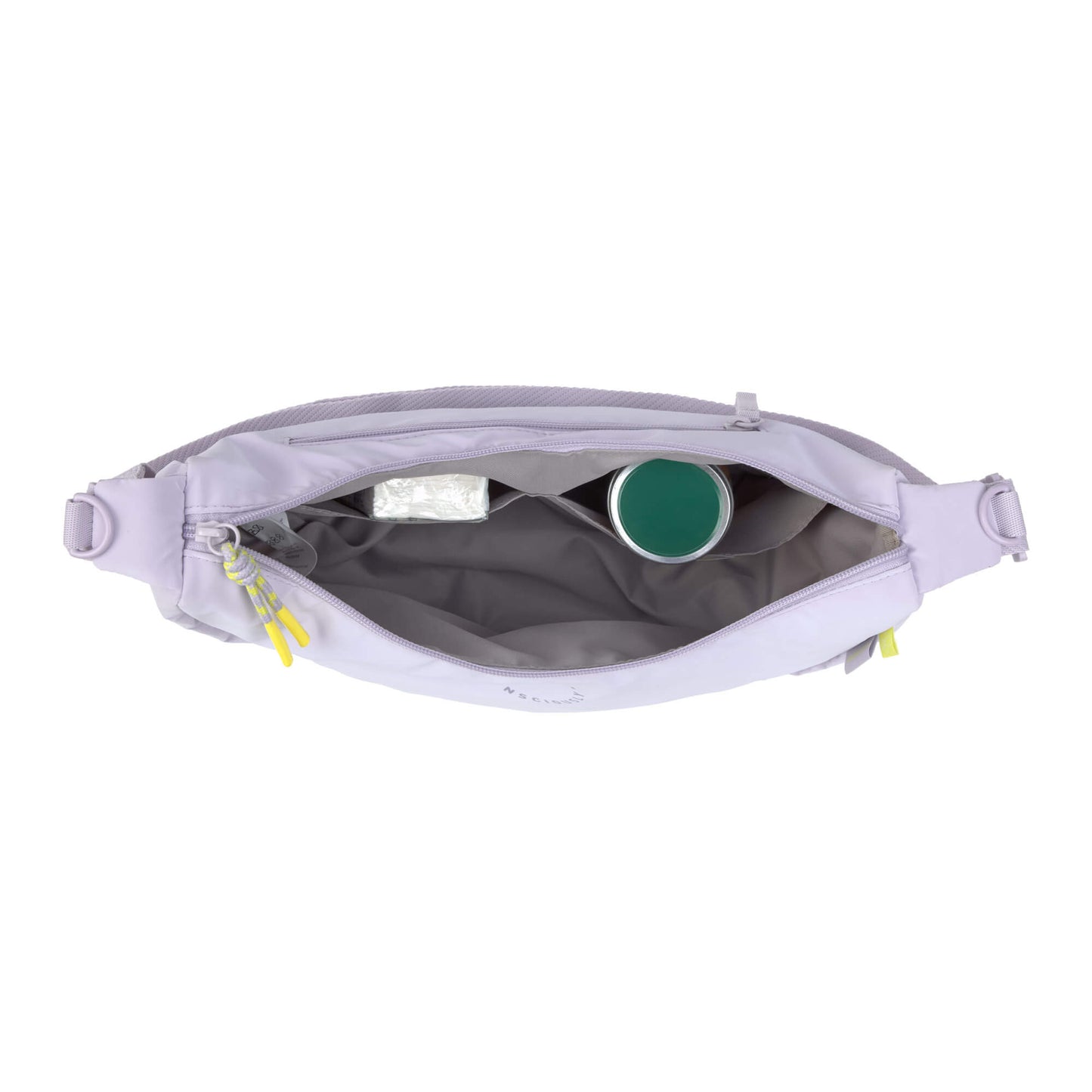 Die Umhängetasche Stretch Up in Lila vereint modisches Design mit praktischem Stauraum für den Familienalltag. Mit 4,4 Litern Volumen bietet sie Platz für Handy, Schlüssel und mehr. Das wasserabweisende Material und die flexible Bodenbreite sorgen für Komfort, während die Tasche sich einfach am Kinderwagen befestigen lässt. Ein stylischer Begleiter, der sich vielseitig kombinieren lässt.