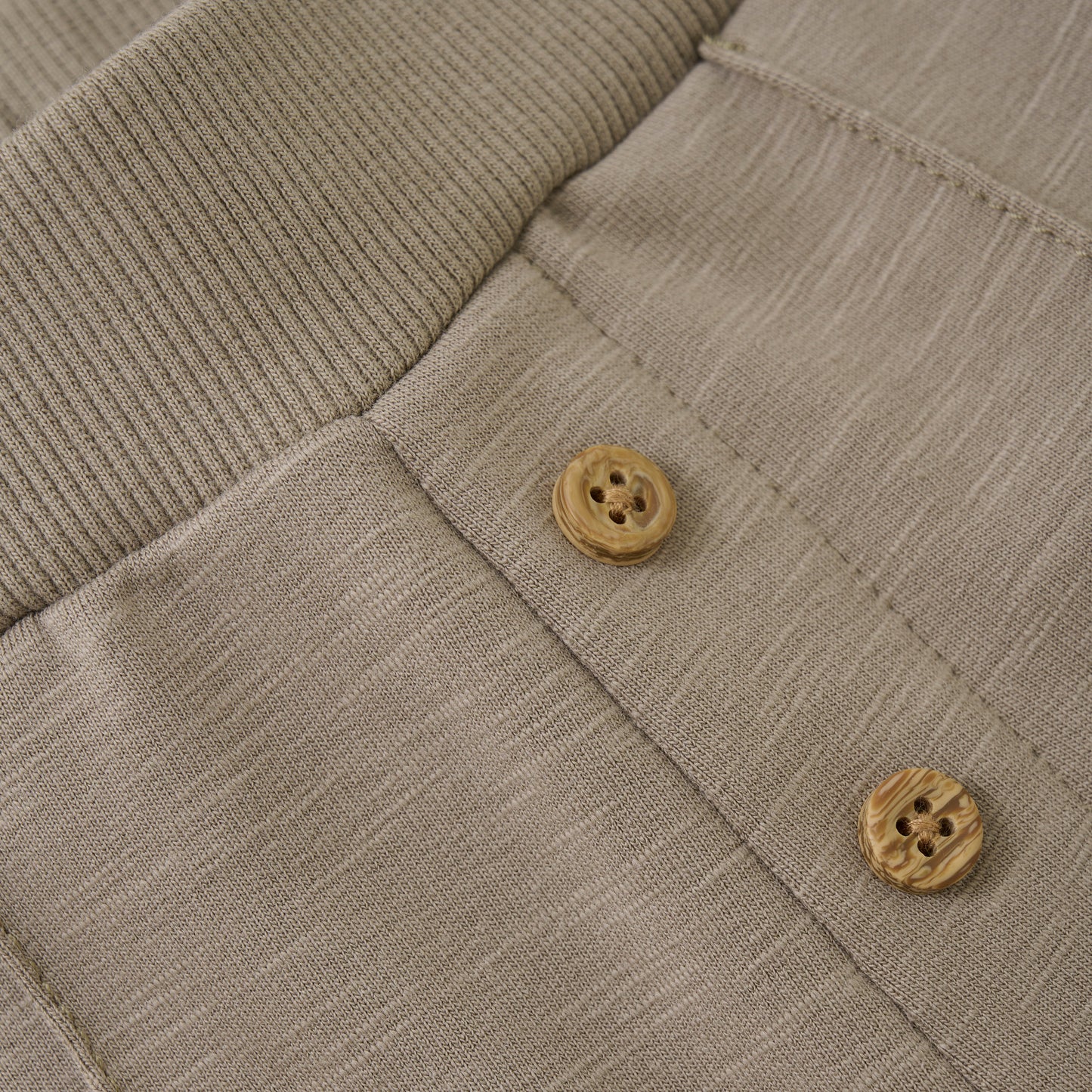 Beige Jogginghosen von MINYMO, die zum Wohlfühlen einladen.