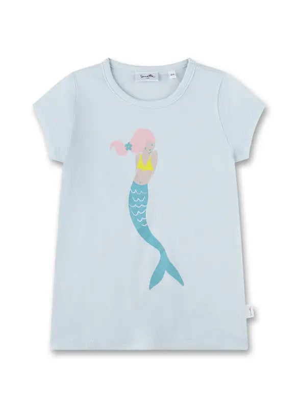 Dieses hellblaue T-Shirt von Sanetta besticht durch einen bezaubernden Meerjungfrau-Aufdruck und sorgt für einen frischen, maritimen Look.