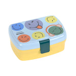 Mit der blauen BPA-freien Lunchbox aus der LÄSSIG X SmileyWorld® Kollektion sind hungrige Kids unterwegs bestens ausgerüstet. Die robuste Brotdose kommt inklusive einer herausnehmbaren Schale und ist spülmaschinengeeignet.