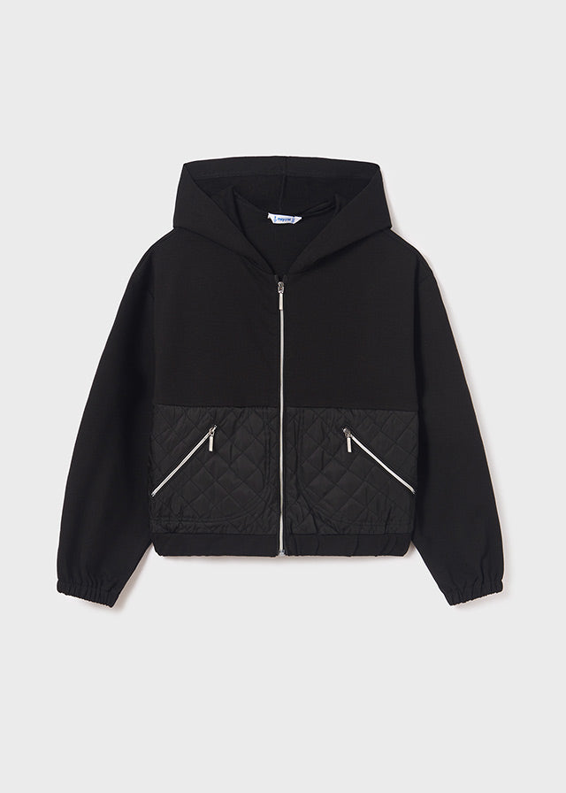 schwarze Jacke mit Kapuze