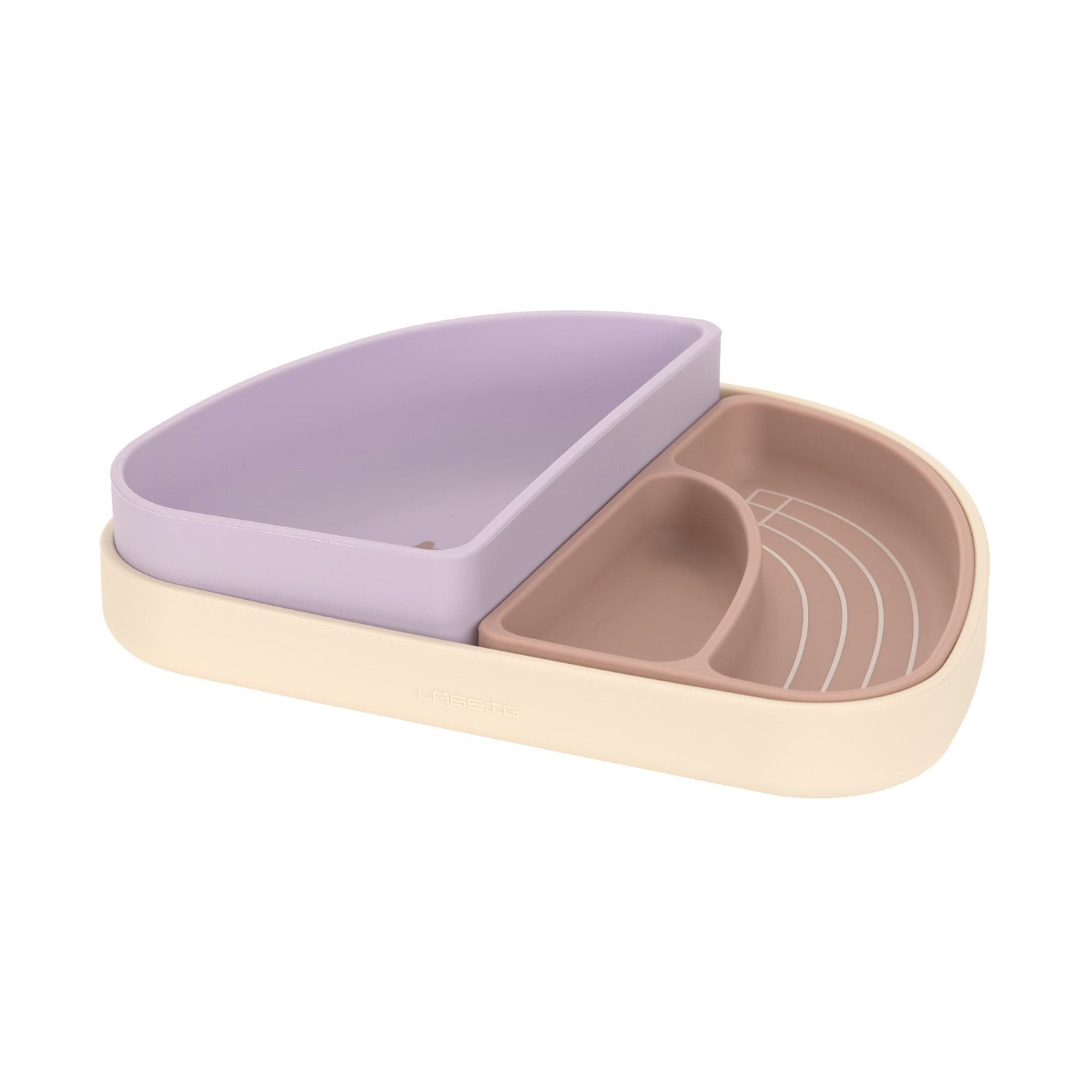 Das Kinder Menüteller Set aus Silikon, Design Cat von Lässig, bietet drei vielseitige Schalen zum kreativen Servieren von Speisen. Flexibel, strapazierfähig und platzsparend – perfekt für kleine Essanfänger ab 6 Monaten. Spülmaschinen- und mikrowellenfest.