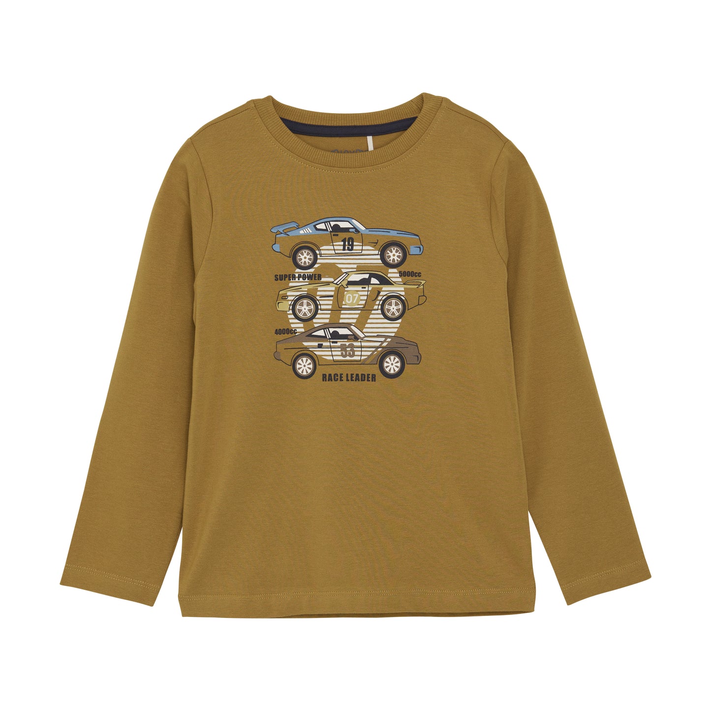 Dieses Langarmshirt von MINYMO in braun mit Auto-Aufdruck ist das perfekte Kleidungsstück für coole Jungs. Der Aufdruck sorgt für einen trendy Look und die langen Ärmel eignen sich ideal für kältere Tage. Dank hochwertiger Materialien ist es besonders langlebig und bequem zu tragen. Mit diesem Shirt wird dein Kind zum Blickfang.
