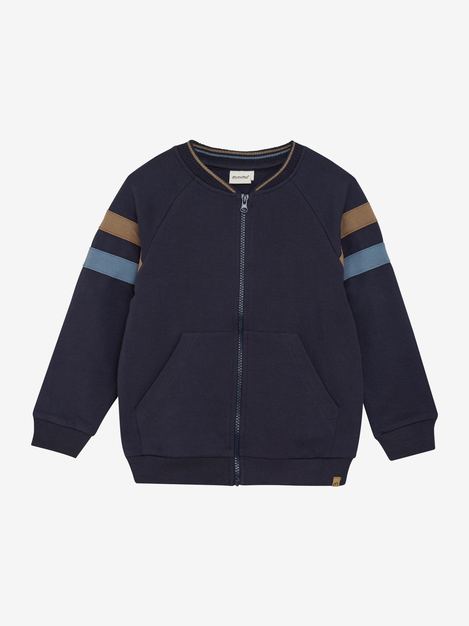 Dieser dunkelblaue Cardigan von MINYMO besticht durch zwei markante Streifen auf den Ärmeln und verleiht jedem Outfit eine sportlich-elegante Note.