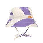 Der gestreifte Kinder Sonnenhut von Lässig in Lila schützt dank UV-Schutz 80 den Kopf, Nacken und die Augen von Babys und Kleinkindern. Sein schnelltrocknendes Obermaterial aus Polyester (recycelt) und das elastische Band am Hinterkopf sorgen für hohen Tragekomfort.