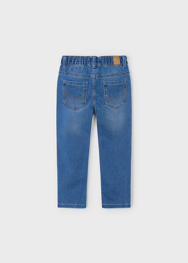 Leichte Jogger-Hose aus weichem, blauem Denim von Mayoral – perfekt für komfortable und stylische Freizeitlooks.