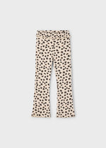 Diese Flare-Leggings von Mayoral begeistern mit einem stylischen Leopardenmuster und verleihen jedem Outfit eine trendbewusste Note.