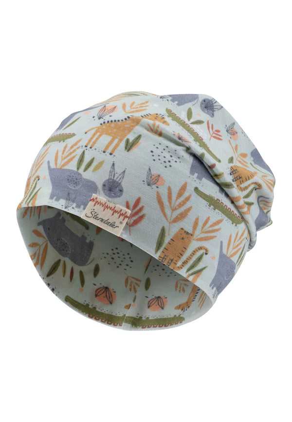Die Beanie Safaritiere bietet weichen Tragekomfort dank hochwertigem Baumwoll-Elasthan-Mix. Sie schützt mit UV-Schutz 50+ und kann flexibel mit oder ohne Umschlag getragen werden. Das Safari-Print ist OEKO-TEX zertifiziert und macht die Beanie zum idealen Begleiter für draußen.