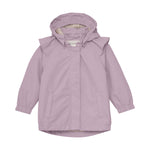 Diese Regenjacke von MINYMO präsentiert sich in einem eleganten Lilaton und bietet zuverlässigen Schutz bei nassem Wetter.