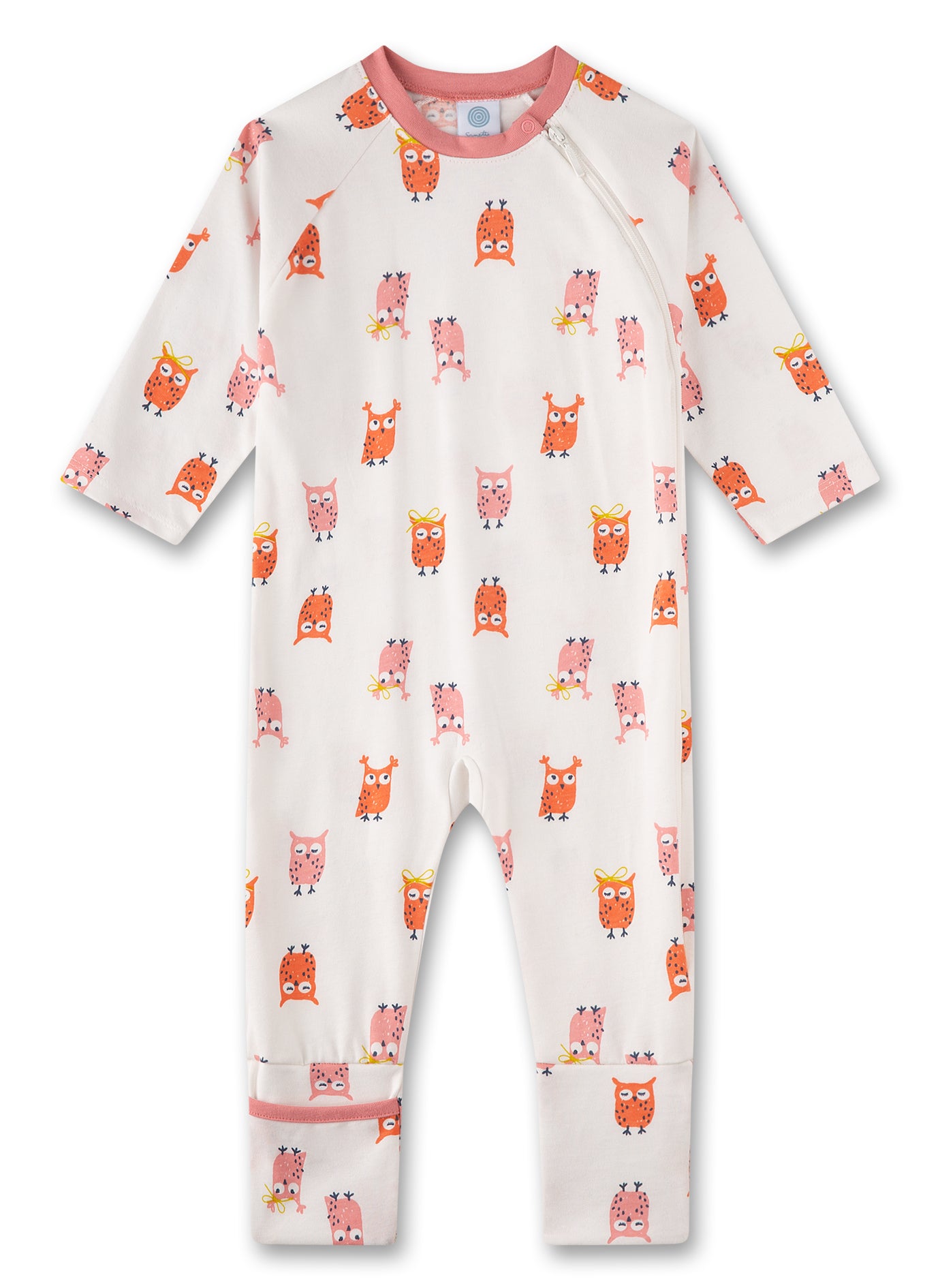 Dieser bezaubernde Mädchen-Overall von Sanetta ist der ideale Schlafanzug für kleine Träumerinnen. Mit einem charmanten Eulen-Alloverprint vereint er verspieltes Design, Komfort und Nachhaltigkeit.