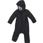 Der Reißverschluss erleichtert das An- und Ausziehen und erlaubt ein so weites Öffnen, dass auch ein Windelwechsel beim schlafenden Kind noch im Overall möglich ist. In den Größen 50/56 bis 74/80 hat auch der Zipp-Overall Umschlagbündchen an Armen und Beinen. Der extra tiefe Schritt lässt viel Platz für das Windelpaket und ist perfekt für alle „Trage-Kinder“. Von Größe 86/92 bis 110/116 kommt unser Zipp-Overall mit Strickbündchen an den Armen und zwei aufgesetzten Taschen an den Seiten.