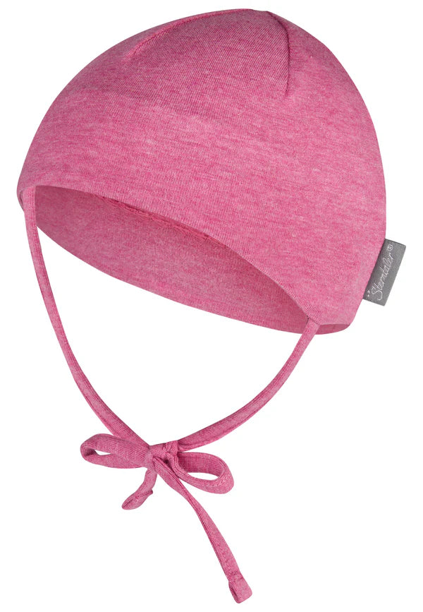Dieses rosa Beanie von Sterntaler überzeugt durch seinen weichen Melange-Stoff und sorgt für angenehme Wärme an kühlen Tagen. Ein stilvolles Accessoire, das Komfort und modischen Charme perfekt vereint.