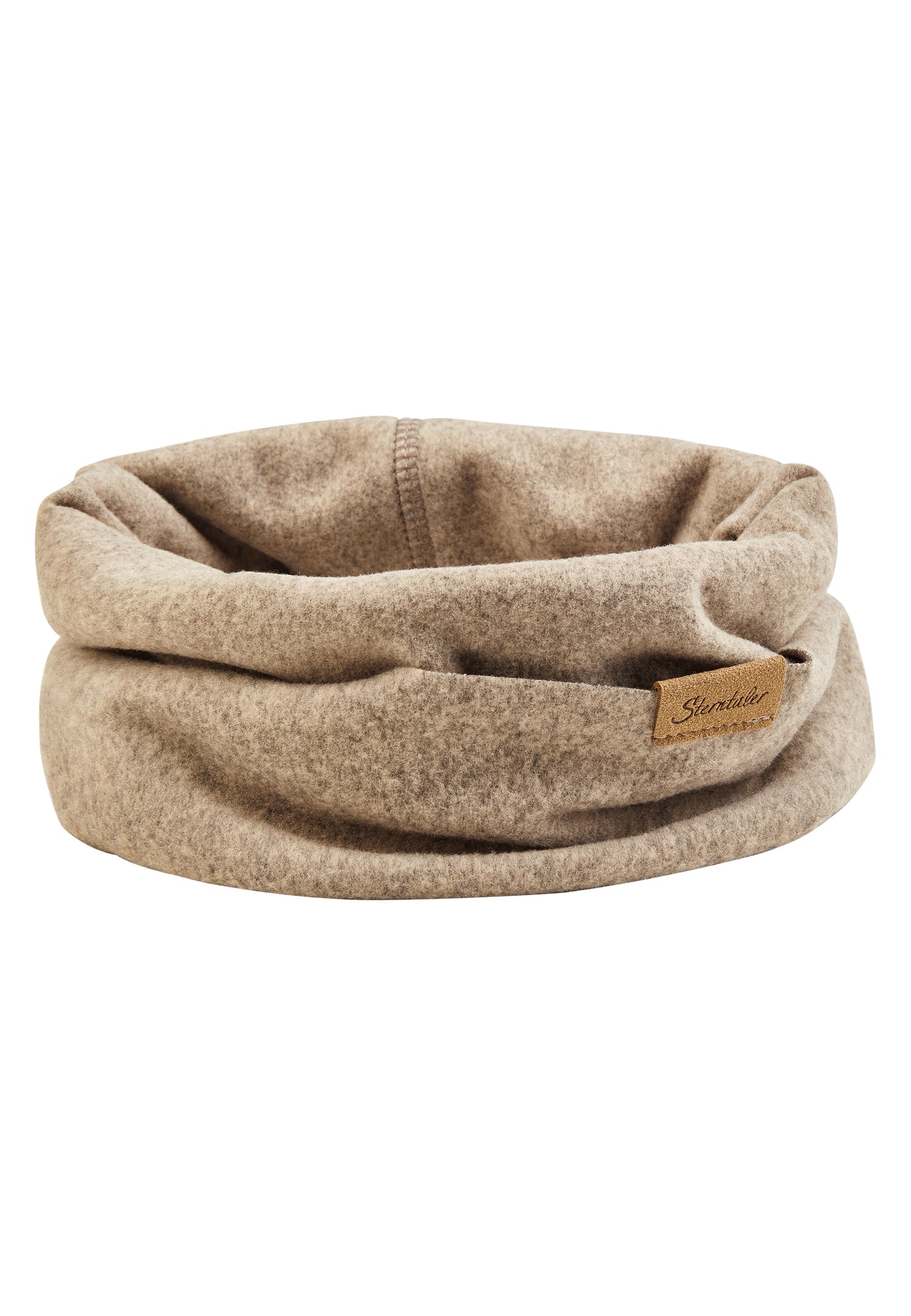 Der melange Schlauchschal von Sterntaler besticht durch sein flexibles Design und bietet vielseitige Tragemöglichkeiten.