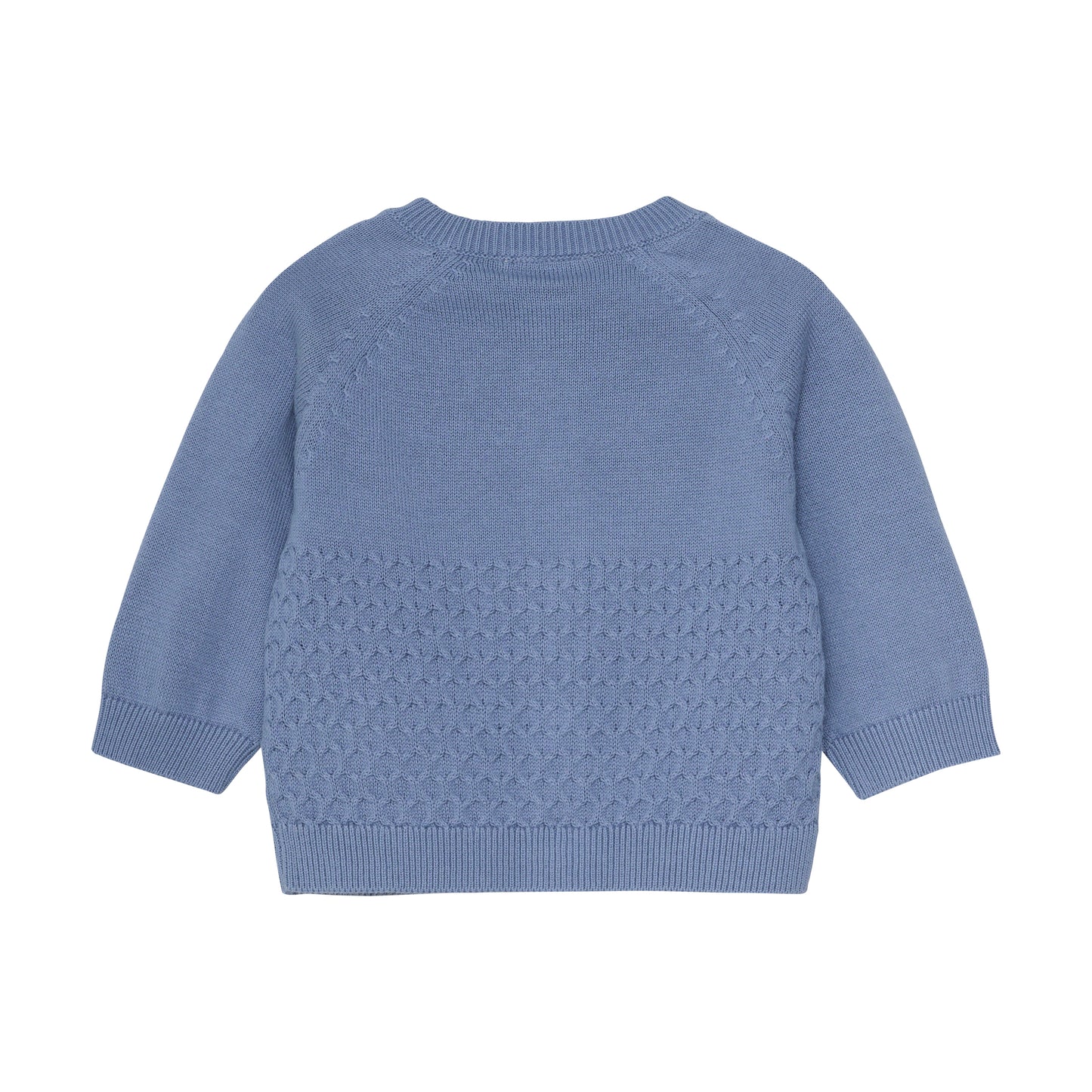 Die blaue Strickweste von Fixoni überzeugt mit hochwertiger Verarbeitung und weichem Material. Sie bietet angenehmen Tragekomfort und lässt sich vielseitig zu verschiedenen Outfits kombinieren – perfekt für stilbewusste Kinder.