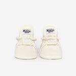 Die Kings & Rebels Baby Booties wurden mit einem einfachen und praktischen Druckknopf- Verschluss entworfen, was das Anziehen von strampelnden Babys in wenigen Sekunden ermöglicht.
Der komplett um die Ferse verlaufende und über dem Knöchel sitzende, integrierte Gummizug verhindert auch bei sehr aktiven Babys das Herunterrutschen des Booties.
Alle Modelle der ´Cotton Classic´ und ´Cotton Gripper´ Linie sind aus haut- und umweltfreundlicher Baumwolle gefertigt, was für hohen Tragekomfort auch bei frühli