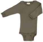 Der langärmelige Baby-Body von Engel aus 70% Bio-Merinoschurwolle und 30% Seide ist weich und sanft zur empfindlichen Babyhaut. Die Druckknöpfe an der Schulter erleichtern das An- und Ausziehen. Wolle sorgt für Wärme und reguliert Feuchtigkeit.