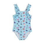 Dieser blaue Badeanzug von Color Kids besticht durch ein maritimes Muster und sorgt für einen fröhlichen Auftritt am Wasser.