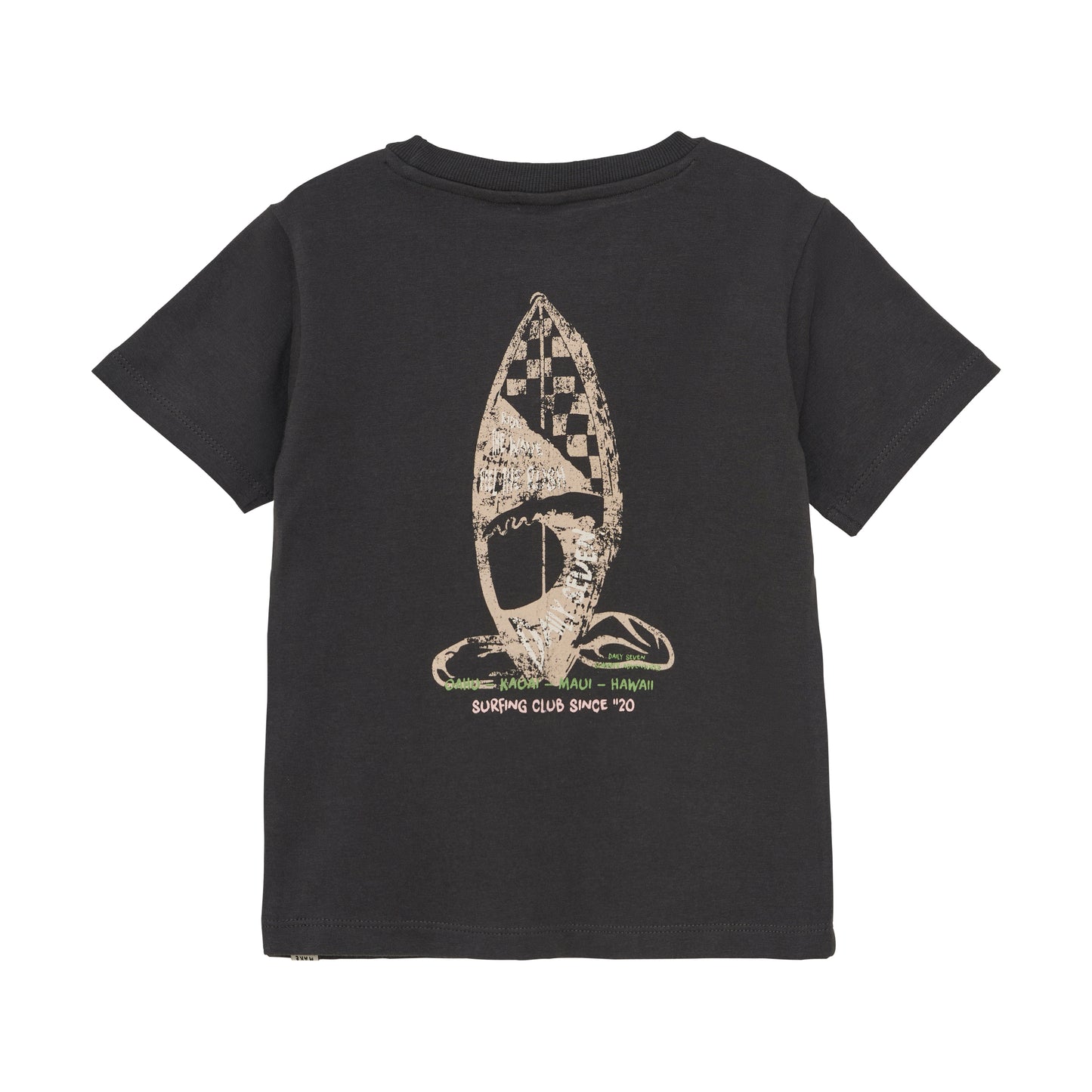 Dieses schwarze Kurzarm-Shirt ist ein perfektes Basic-Teil für jeden Tag. Der Aufdruck von Daily Seven verleiht dem Shirt eine besondere Note. Hergestellt aus hochwertiger Baumwolle, bietet es hohen Tragekomfort und ist gleichzeitig pflegeleicht.