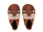 Die BOBUX Babyschuhe aus 100% Echtleder wurden mit dem Ziel konzipiert, Kindern zu gesunden und robusten Füßen zu verhelfen. Die Soft Sole reproduzieren den Effekt des barfuß Gehens und bieten gleichzeitig Komfort und Sicherheit, was ein natürliches Wachstum der Kinderfüße gewährleistet.