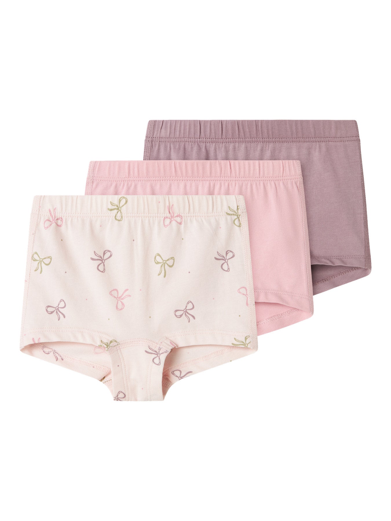 Die dreiteilige Panty-Kollektion von name it in den Farben Glimmer, Rosa und Schwarz überzeugt durch besonders weichen Tragekomfort.
