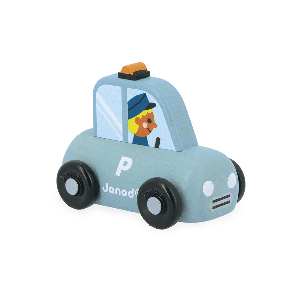Auf geht's zu vielen spannenden Missionen im Polizeiauto! Mit diesem Holzauto können sich Kleinkinder unendlich viele Geschichten ausdenken. Das Auto ist für Kleinkinder leicht zu handhaben. Spielzeug aus FSCTM-zertifiziertem Holz für Kinder ab 12 Monaten. Zusammen mit deiner Matte und dem hübschen Würfel-Köfferchen aus dem Janod-Sortiment ergänzt dieses rollende Gefährt deine Welt perfekt. 