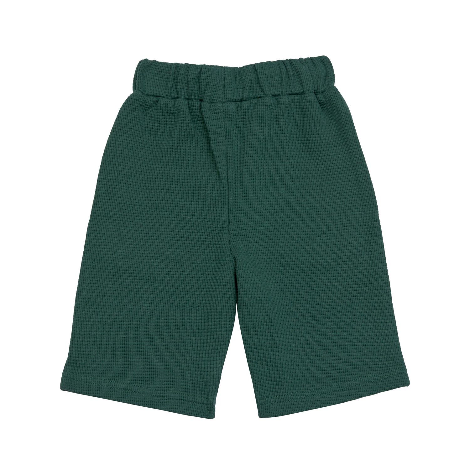 Die stylishe Kinder Shorts Waffle in Grün macht das Outfit der Kids zum Hingucker! Die GOTS-zertifizierte, weiche Cargoshorts aus Baumwolle (bio) rundet in modischen Farben und mit gestrickter Waffelstruktur jeden Look ab.