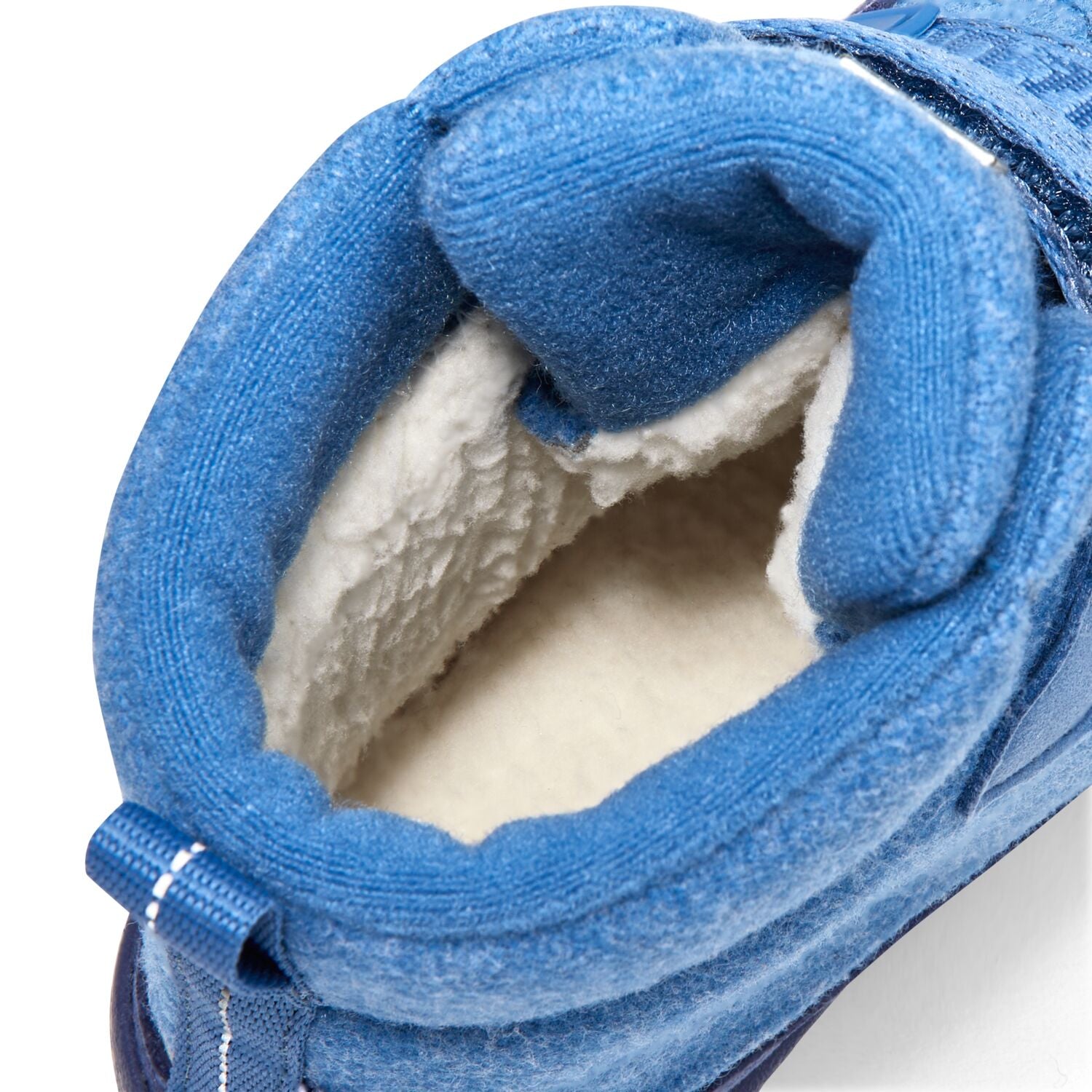 Der klassische Winterstiefel Wolle Comfy von Affenzahn  aus recycelter Wolle ist warm gefüttert und wasserdicht. Mit zwei Klettverschlüssen kinderleicht zu Öffnen und zu Schließen.