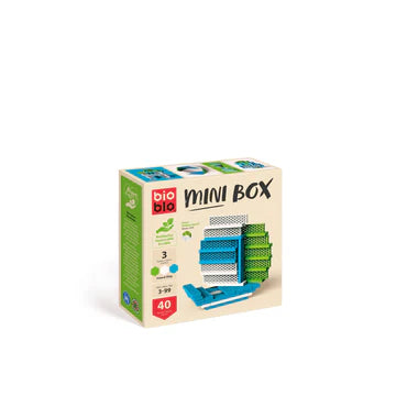 40 Bioblos für freie Fahrt voraus. Ein buntes Mitbringsel aus dem Hause Bioblo ist zweifellos der Star jeder Geburtstagsparty. Wer das praktische Packerl hingegen gar nicht erst verschenken will, rundet damit das eigene Bioblo-Farbspektrum ab. In jedem Fall eignet sich das "Friend Ship" mit 40 Bioblos in Blau, Grün und Weiß perfekt dazu, um nicht ausgebootet zu werden. Dieses Wortspiel ist im Lieferumfang enthalten.