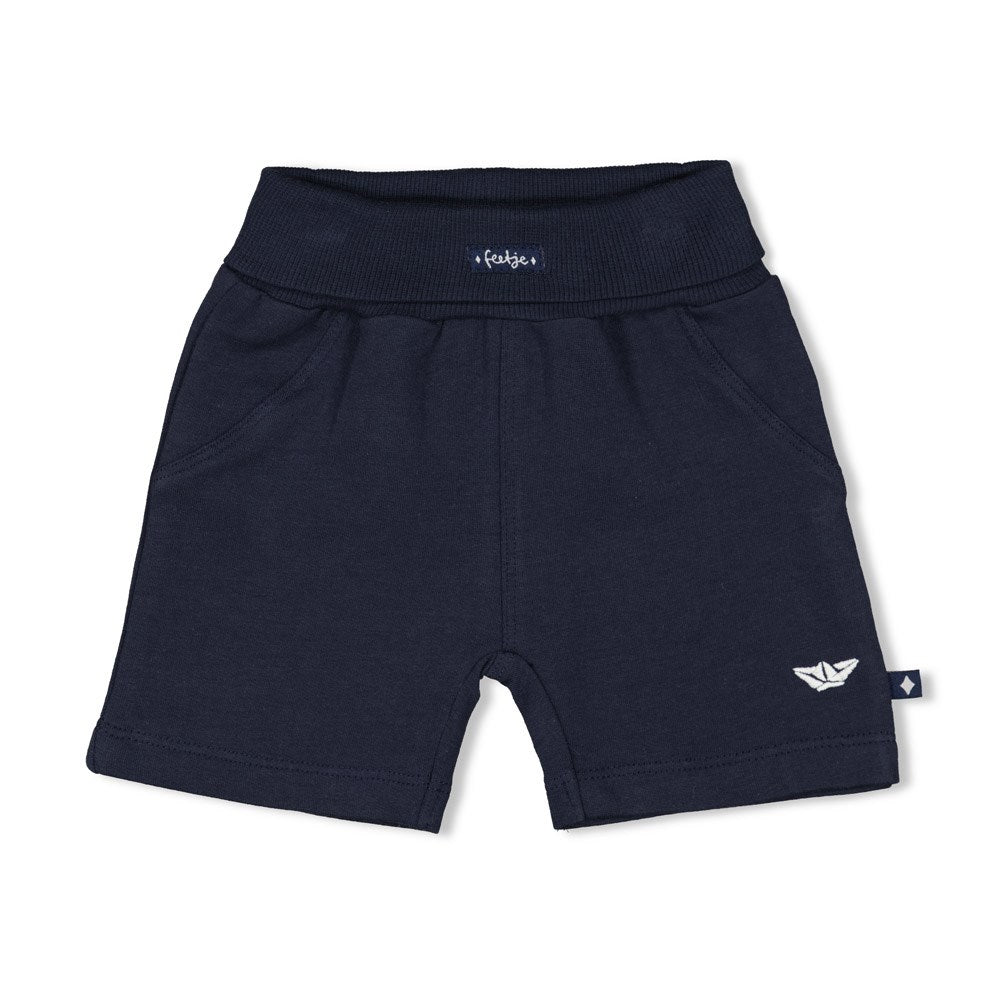 Beschreibung
Short aus der Rock my Boat Kollektion von Feetje
Material
96% CO + 4% EL French Terry