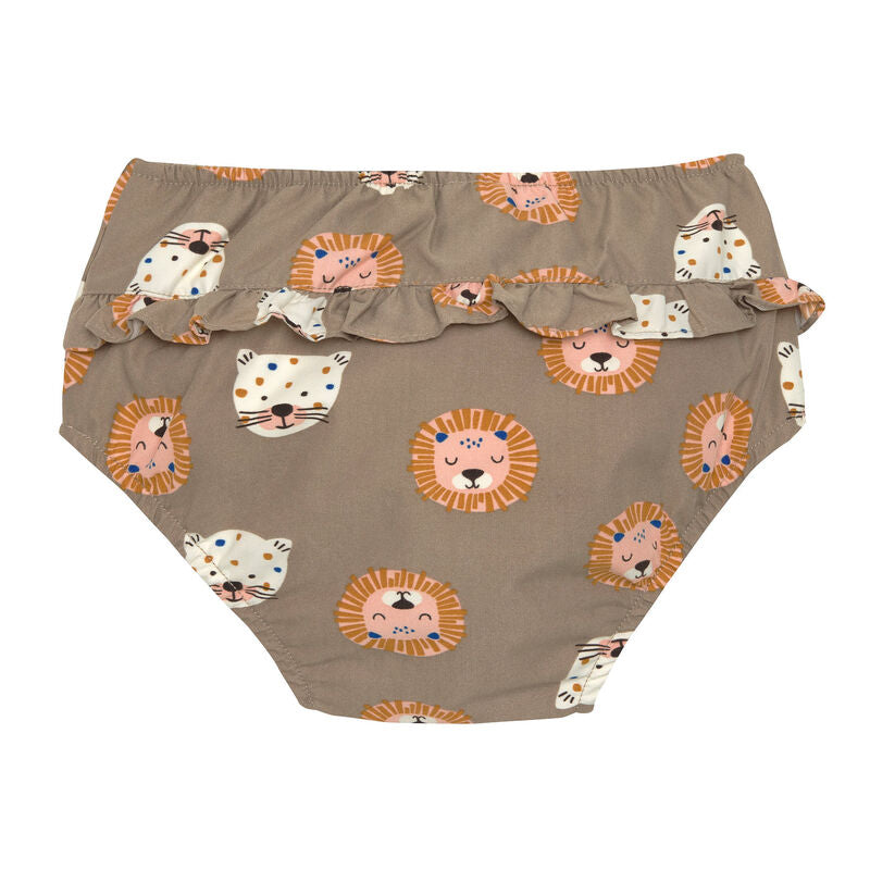 Die Baby Schwimmwindel mit dem Wildkatzen Print bietet eine schöne und umweltfreundliche Alternative zur Einwegwindel. Ihr saugfähiges Innenfutter hält die Kinderhaut trocken und größere Missgeschicke im Wasser auf.