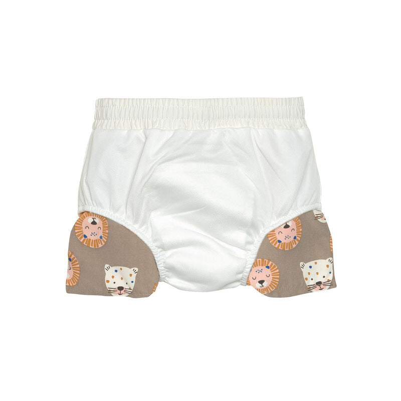 Die kurze Baby Badehose in Braun sorgt dank der integrierten Schwimmwindel, des breiten Bundes und der nahtlosen Verarbeitung im Inneren für ein angenehmes Tragegefühl und Badespaß.
