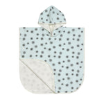 Der Kinder UV Badeponcho im Sunshine Sea Foam Design mit UV-Schutz 80 hält nach dem Planschen wunderbar warm. Die Mikrofaser-Außenseite vom Beach Poncho schützt vor Wind, seine Frottee-Innenseite nimmt Feuchtigkeit auf. Geeignet bis 3 Jahre.