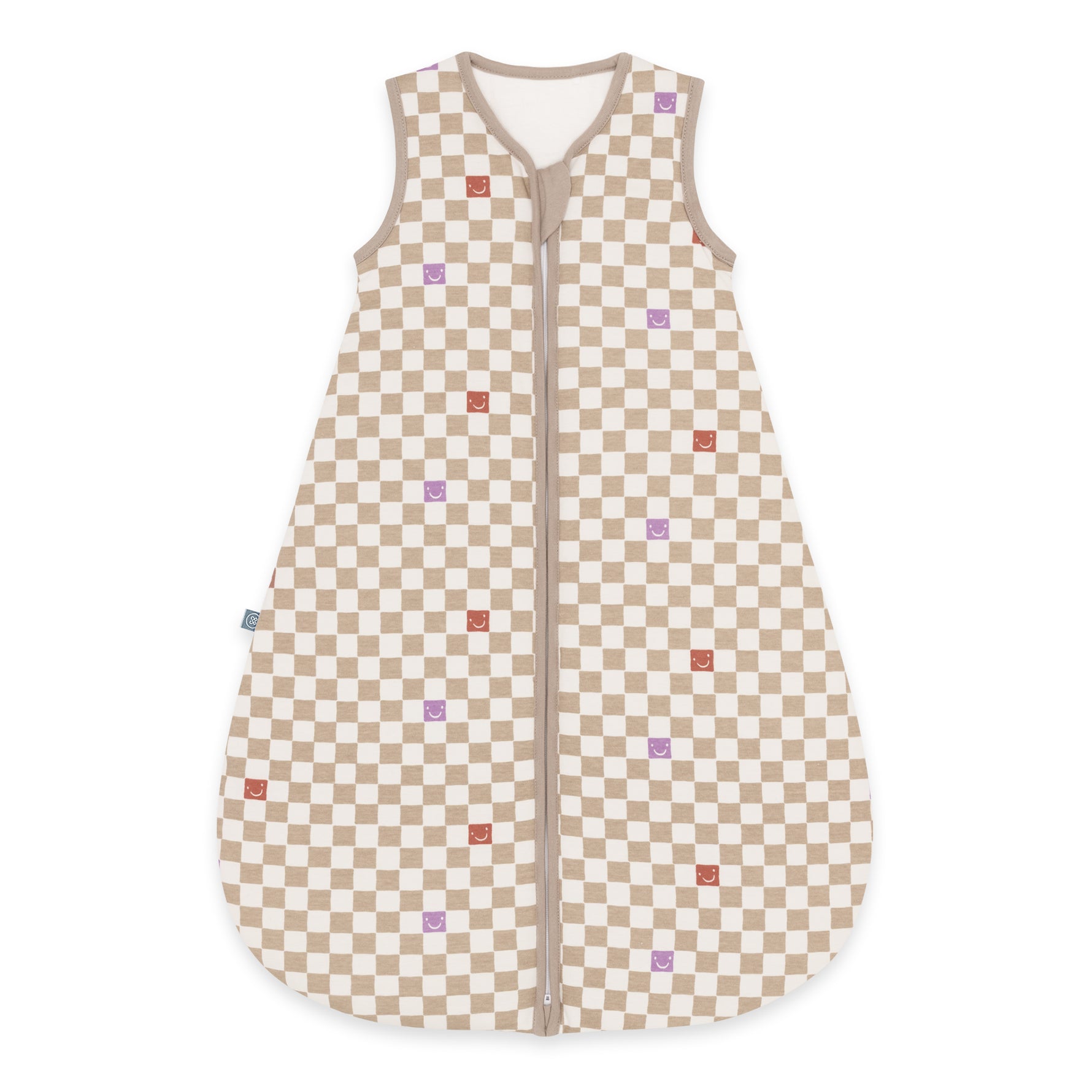 Der Kugelschlafsack von Emma & Noah hat eine weiche Bio-Baumwolle und leichte Fütterung. Diese hält Dein Baby warm und kuschelig. Der praktische Reißverschluss sorgt für einfaches An- und Ausziehen. Perfekt für kühle Nächte bei 16–20°C (TOG 2.5) und viel Bewegungsfreiheit. So schläft Dein kleiner Liebling sicher und behaglich durch die Nacht!