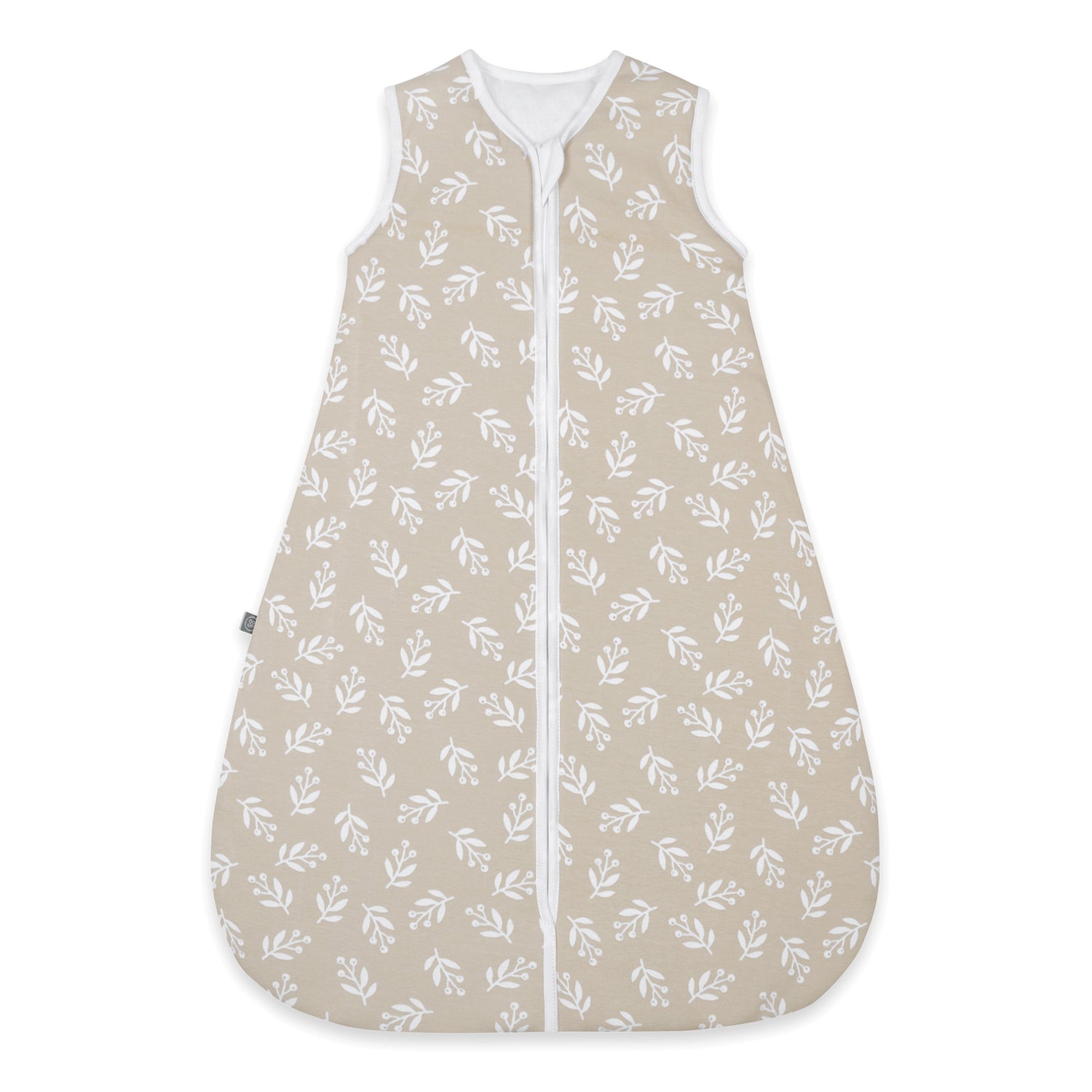 Der Kugelschlafsack von Emma & Noah hat eine weiche Bio-Baumwolle und leichte Fütterung. Diese hält Dein Baby warm und kuschelig. Der praktische Reißverschluss sorgt für einfaches An- und Ausziehen. Perfekt für kühle Nächte bei 16–20°C (TOG 2.5) und viel Bewegungsfreiheit. So schläft Dein kleiner Liebling sicher und behaglich durch die Nacht!