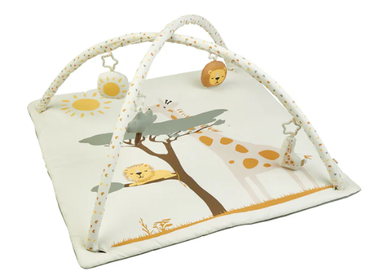 Der Spielbogen Safari bietet Babys eine sichere und anregende Spielumgebung. Mit weicher, gepolsterter Decke und abnehmbaren Figuren fördert er motorische Fähigkeiten und Sinneswahrnehmung. Integrierte Knister-, Rassel- und Quietschelemente stimulieren die Sinne.