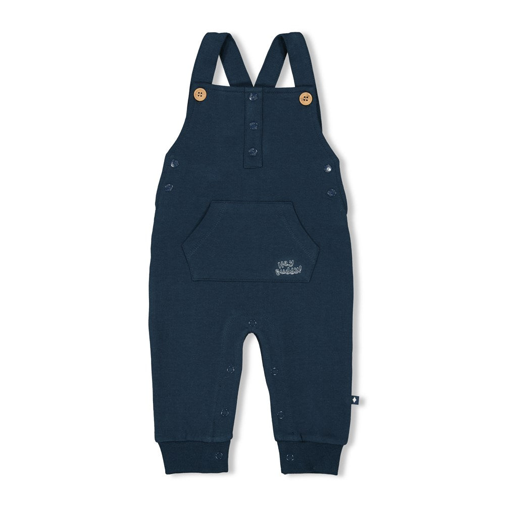 dunkelblaue Latzhose mit verstellbaren Trägern und Druckknöpfen