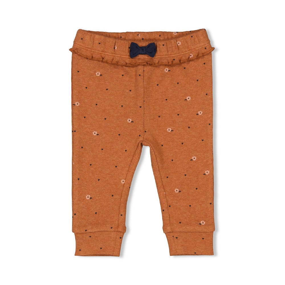 Hose mit Blümchen und Masche