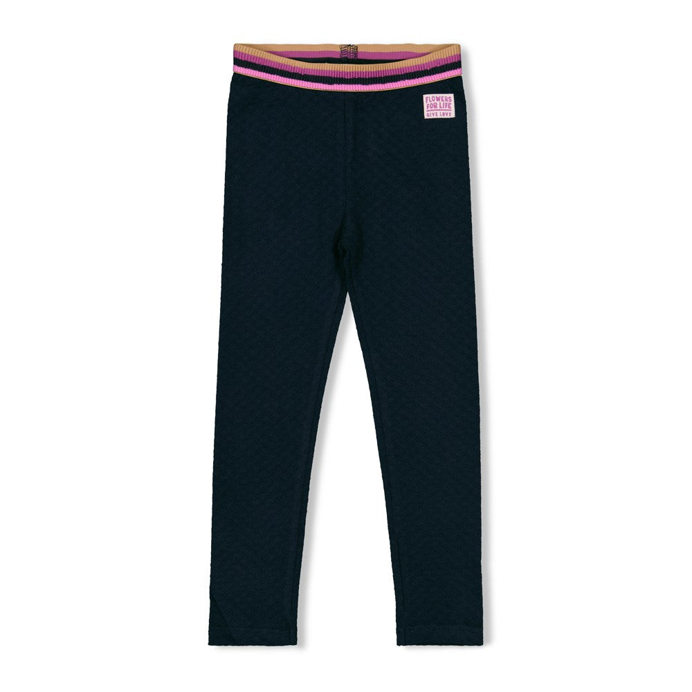 schwarze Leggings passend zum Blumenkleid