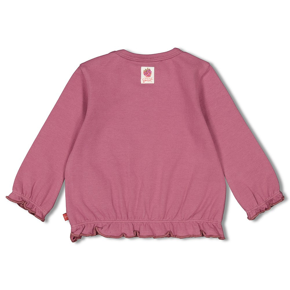 Dieses Langarmshirt aus der Kollektion "You are So Sweet" von Feetje ist ein absolutes Must-Have für jedes Baby- und Kleinkindoutfit! Gefertigt aus hochwertigem Baumwollmaterial bietet es maximalen Komfort und Bewegungsfreiheit. Mit seinem niedlichen Design ist es nicht nur süß, sondern auch ein echter Blickfang. Ein perfektes Kleidungsstück für kleine Trendsetter.