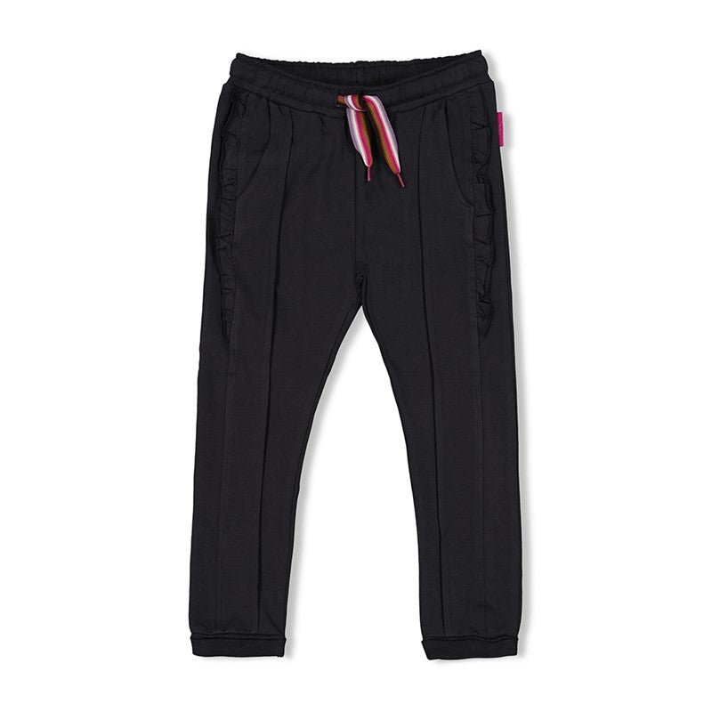 Diese Hose aus der Kollektion Forest Fancy von Jubel ist perfekt für jeden Anlass! Hergestellt aus hochwertigen Materialien und mit einem einzigartigen Design, bietet sie Komfort und Stil.