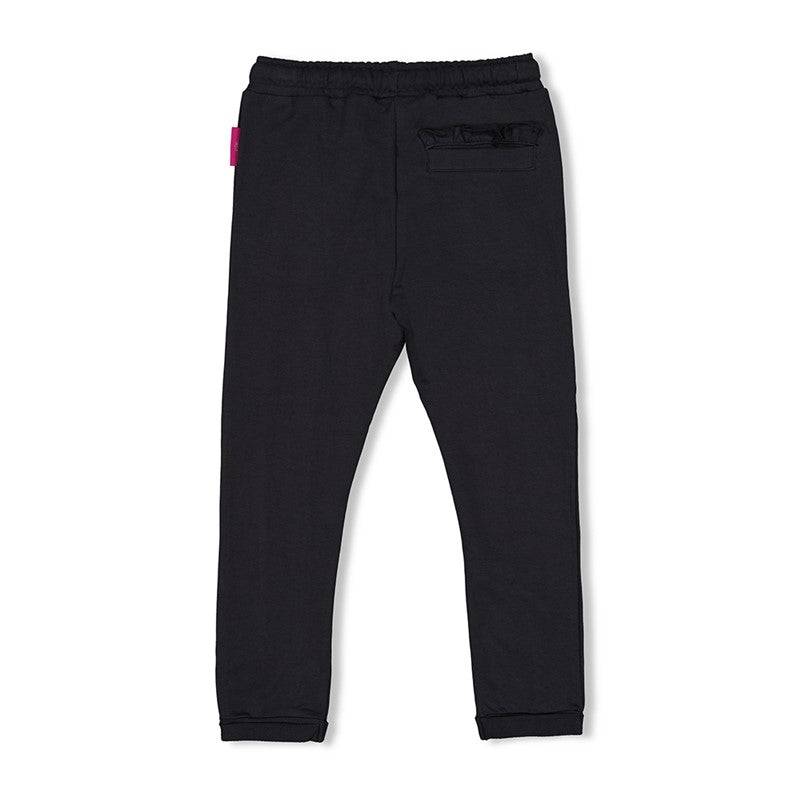 Diese Hose aus der Kollektion Forest Fancy von Jubel ist perfekt für jeden Anlass! Hergestellt aus hochwertigen Materialien und mit einem einzigartigen Design, bietet sie Komfort und Stil.
