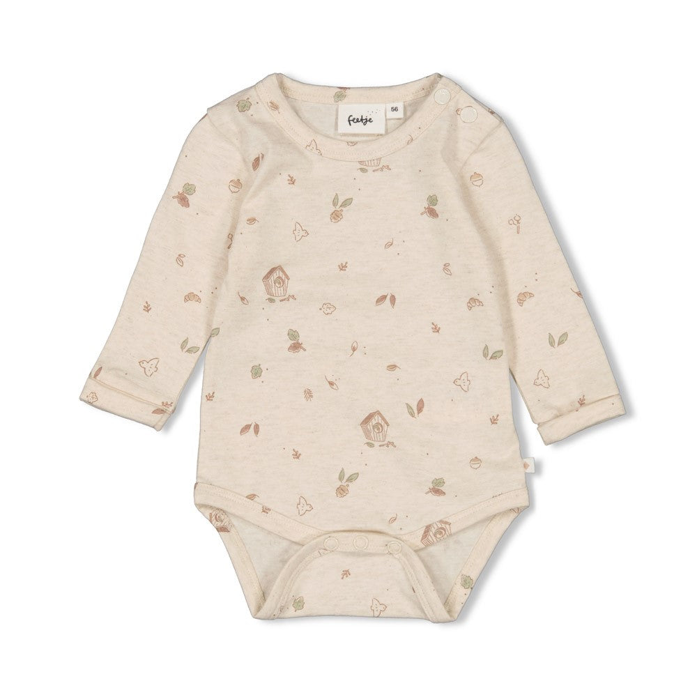 Der Body aus der Fall Favorites Kollektion von Feetje ist mit verschiedenen kleinen Herbstmotiven gestaltet und bringt herbstlichen Charme in den Alltag.