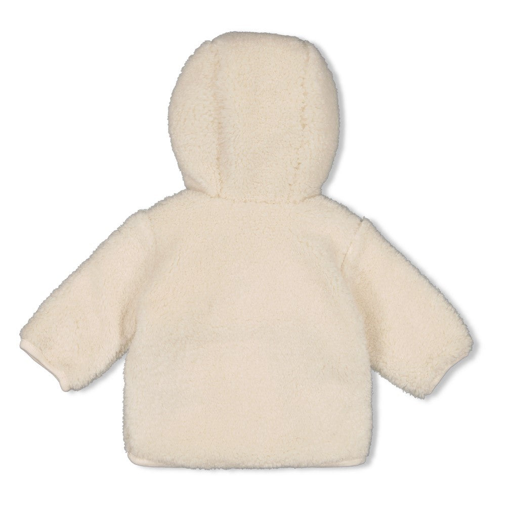 Diese kuschelige Wendejacke mit Kapuze aus der Sleepy Sheepy Kollektion von Feetje begeistert mit einem charmanten Schafmuster auf der einen Seite und bietet vielseitigen Tragekomfort für Ihr Kind.