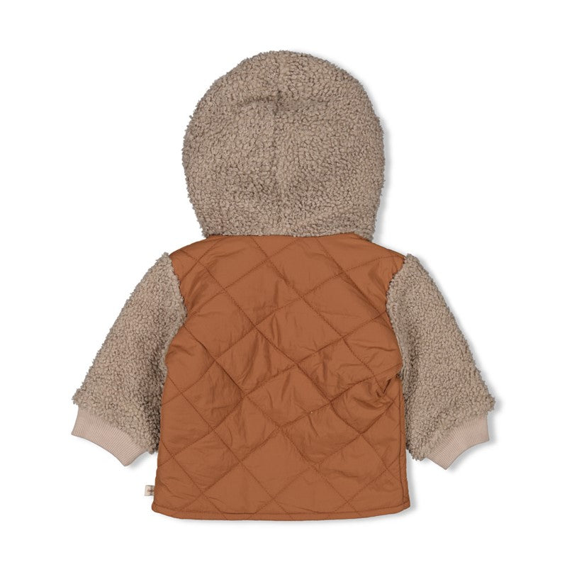 Diese Kapuzenjacke von Feetje gehört zur Wild World Kollektion und bietet Ihrem Kind bequemen Schutz bei jedem Wetter.
