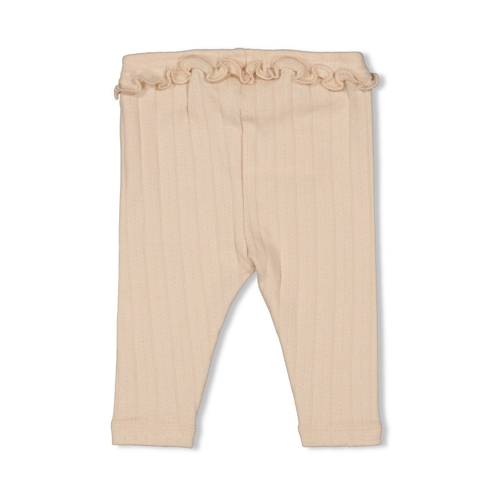 Diese gerippten Leggings aus der Woodland Bloom Kollektion von Feetje überzeugen mit einem elastischen Bund, verziert mit Rüschen und einem charmanten Schleifendetail.