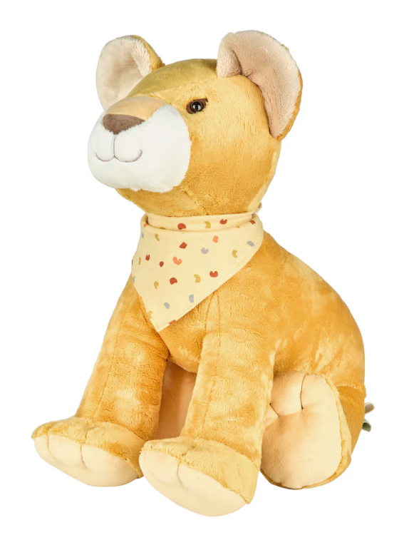 Das Kuscheltier XXL Löwe Leo ist 45 cm groß und besonders weich. Es lädt zum Kuscheln und Spielen ein, dank hochwertiger Wattierung bleibt es formstabil. Mit gesticktem Gesicht, Halstuch und kuscheliger Mähne ist es detailreich gestaltet. Waschbar und langlebig, bietet es langanhaltenden Kuschelspaß für Groß und Klein.