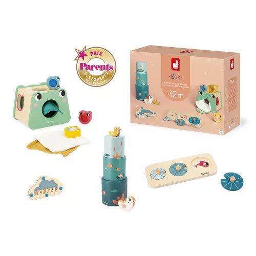 Eine Spielbox eigens für Babys ab 12 Monaten: Das ist die Janod Box! Speziell zur Stimulation der Sinne entwickelt, enthält unser Spielset 4 lustige Lernspielzeuge. Ein Formensortierer aus Holz, 3 Stoffstücke mit unterschiedlichen Strukturen, eine dreiteilige runde Pyramide und ebenfalls in dieser Babybox enthalten ist ein hölzerner Regenmacher in Form einer Wolke. Zu guter Letzt gibt es noch ein schönes Holzpuzzle.