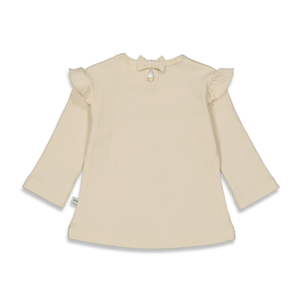 Beschreibung
Das Longsleeve Cuddles - Wild And Free vereint kuscheligen Komfort mit einem kraftvollen Lebensgefühl. Hergestellt aus weichem, hochwertigem Material, hält es dich an kühleren Tagen angenehm warm. Das inspirierende Design erinnert dich daran, frei und wild zu leben – perfekt für alle, die ihren individuellen Stil mit einer Prise Abenteuerlust zeigen möchten.