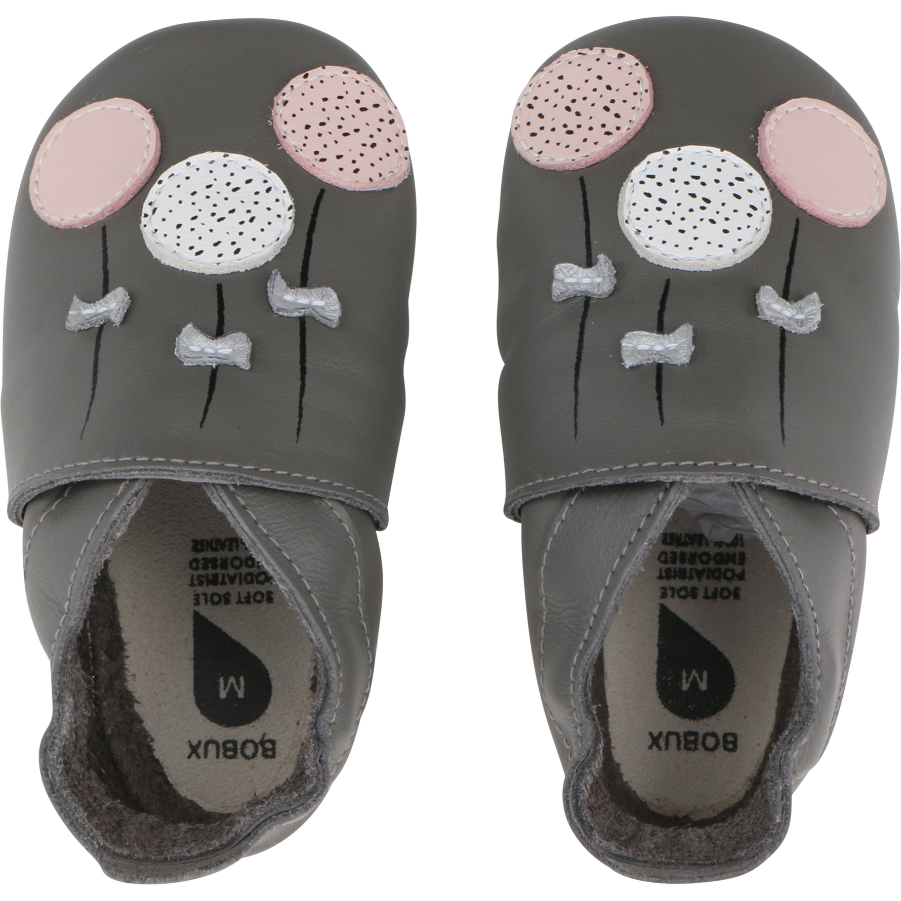 Beschreibung
Die Bobux Soft Soles sind Krabbel- und Hausschuhe für Babys bis hin zum Kleinkindalter und unterstützen Kinderfüße in ihrem natürlichen Wachstum, ohne einzuengen. Das extra weiche und biegsame Leder passt sich optimal an den Fuß an und lässt ihn atmen. Perfekt für Zuhause oder im Kindergarten, als Krabbel-, Haus- oder Gymnastikschuh.
Info
Falls die gewünschte Größe momentan online nicht vorrätig ist, senden Sie bitte eine kurze Nachricht an shop@dies-das.com. Wir prüfen gerne die Verfüg