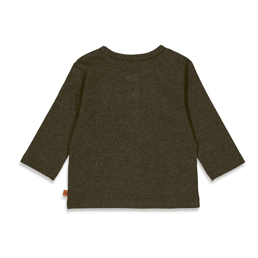 Beschreibung
Das Langarmshirt von Feetje aus der Adventure Kollektion bietet hohen Tragekomfort und einem coolen Print. Es ist die perfekte Wahl für kühlere Tage und verwöhnt die Haut mit seinem weichen Material. So genießen Sie einen stilvollen und bequemen Tag.